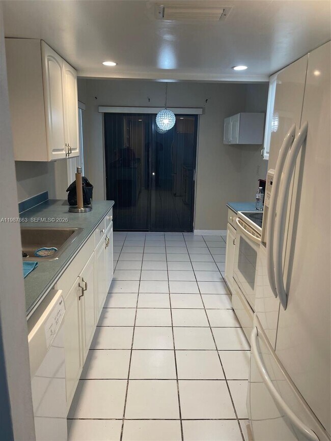 Building Photo - 1419 Yellowthroat St