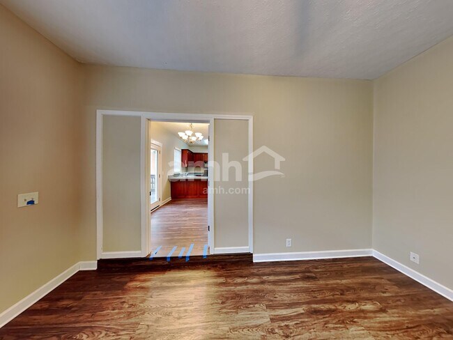 Building Photo - 102 Fairgrove Cir