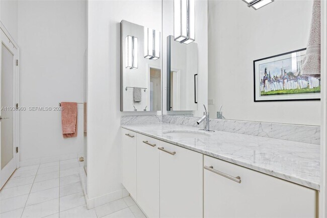 Building Photo - 2001 Meridian Ave