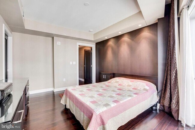 Building Photo - 1111 19th St N