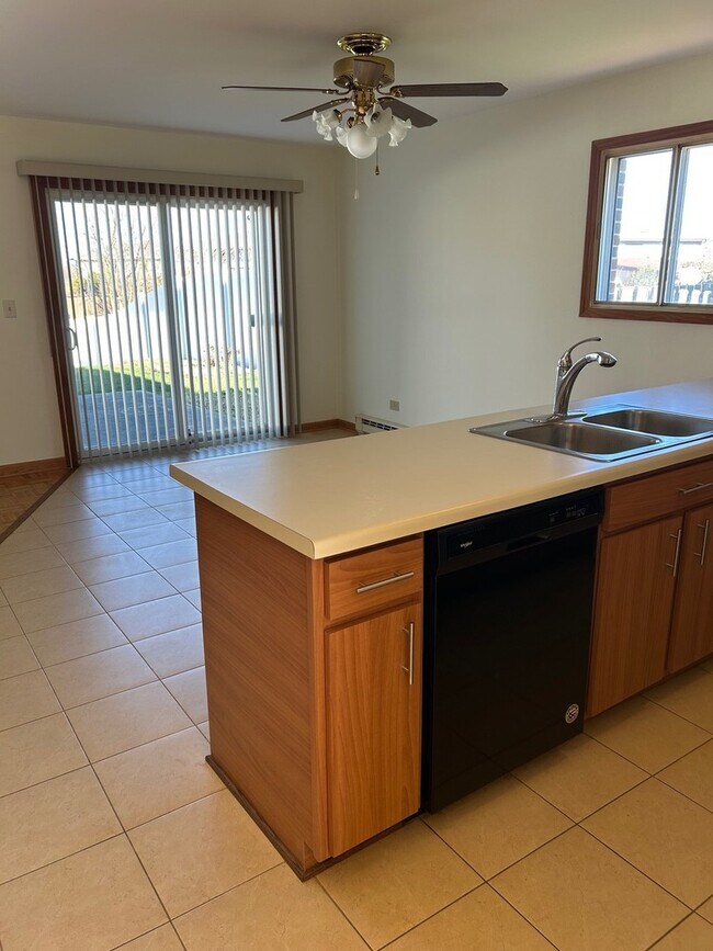 Building Photo - 626 Terry Ct