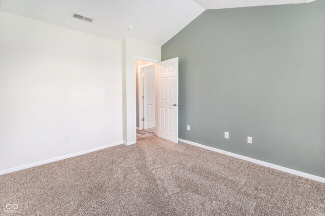 Building Photo - 474 Villa Ct