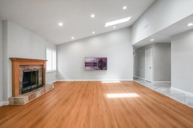 Building Photo - 7365 Pomelo Dr