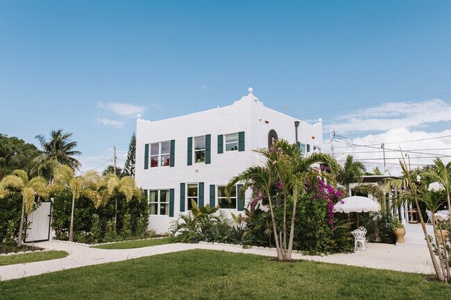 Building Photo - 610 38th St