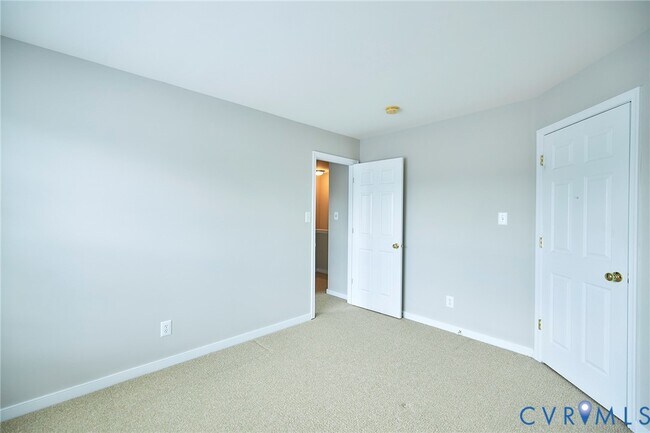Building Photo - 315 Kingscote Ln