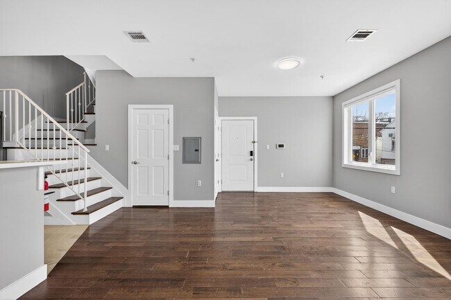 Building Photo - 1432 46th St