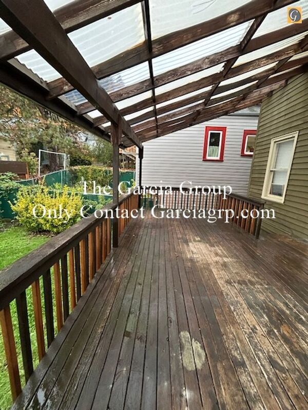 Building Photo - 620 SW Grant St.