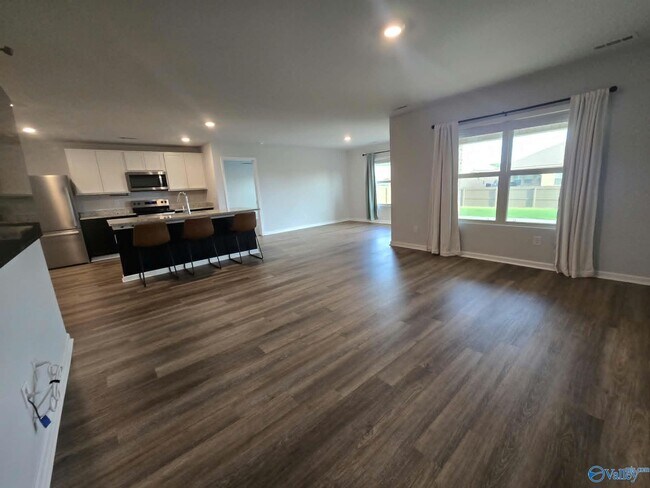 Building Photo - 427 Jackson Pt Cir