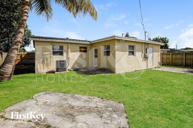 Building Photo - 2330 N 67th Ave