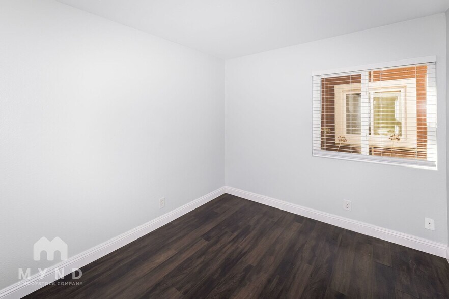 Building Photo - 17081 W Bernardo Dr