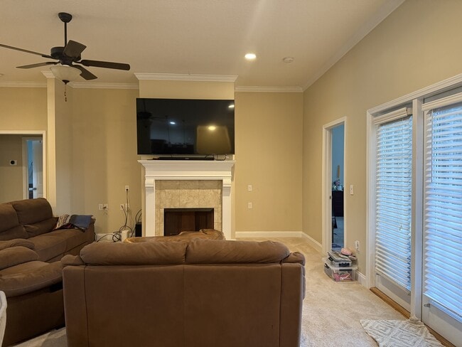 Building Photo - 729 English Oak Dr