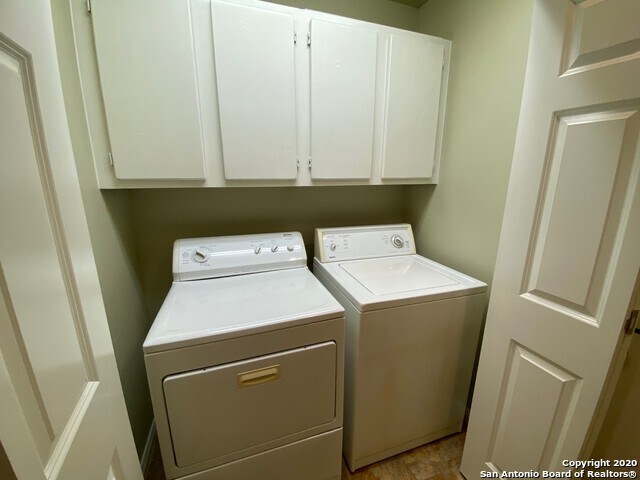Building Photo - 531 Woodlake Dr