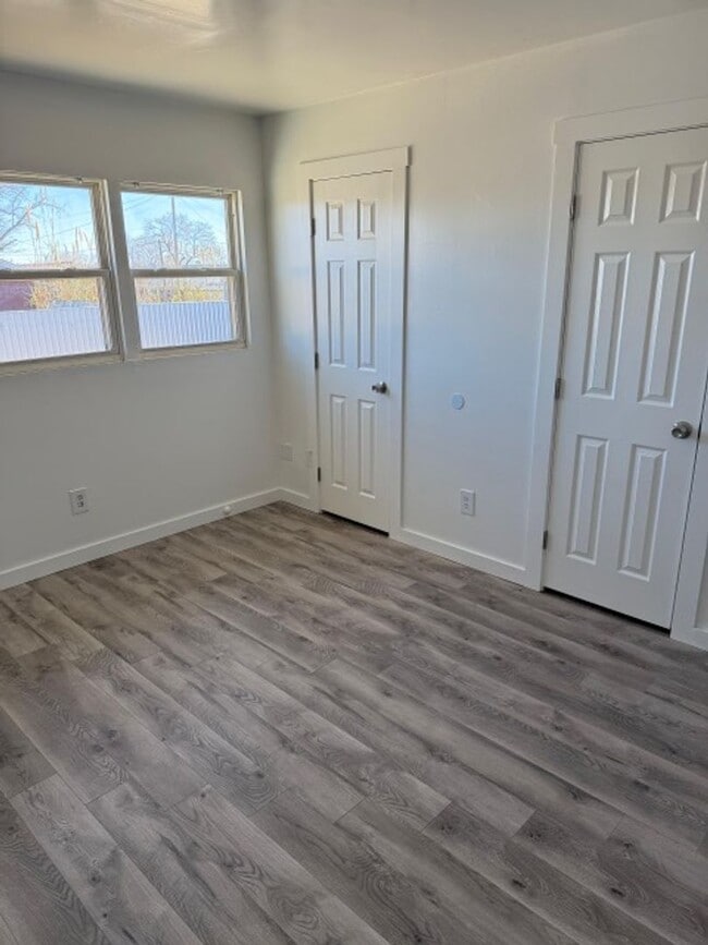 Building Photo - Beautiful 3 bedroom