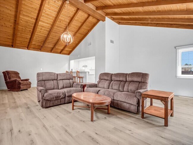 Building Photo - 4847 Ocana Ave