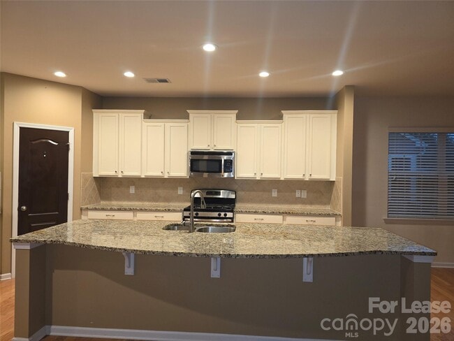 Building Photo - 5021 Kinross Ln