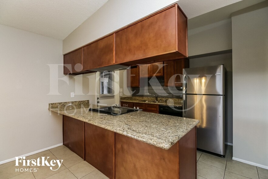 Building Photo - 339 W Santa Cruz Dr