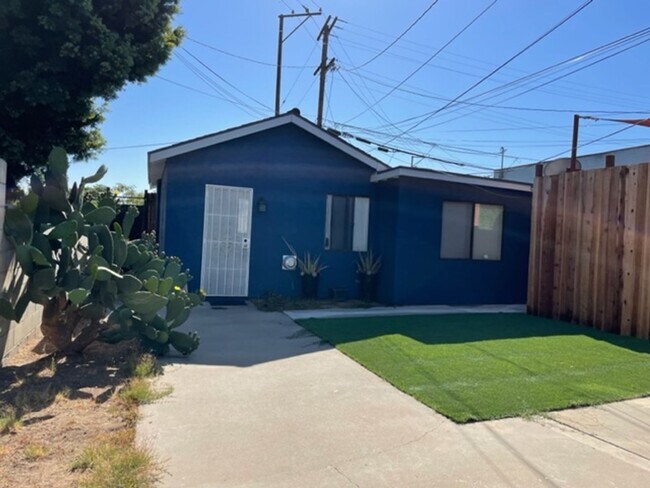 Building Photo - 792 Terminio Ave Long Beach CA 90804