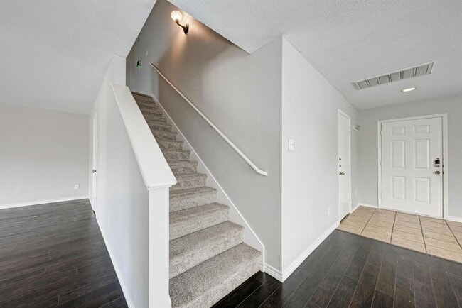 Building Photo - 1302 Casa Blanca Cove
