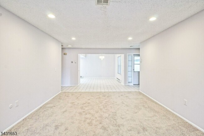 Building Photo - 332C Quinton Dr