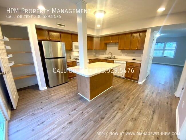 Building Photo - 328 Belle Ave SW