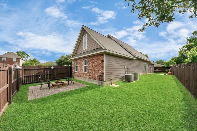 Building Photo - 1603 Dove Run