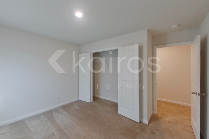Building Photo - 3440 Bridgewood Dr