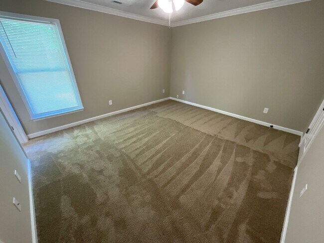 Building Photo - 2553 Old Mill Rd