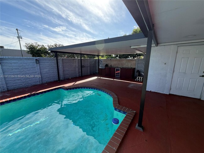 Building Photo - 18317 SW 114th Ct