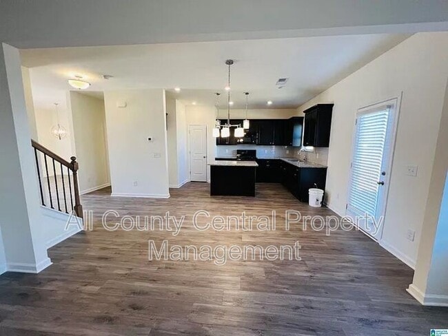 Building Photo - 887 Ridgeway Ave