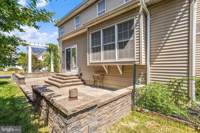 Building Photo - 50 Greylynne Dr