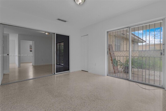 Building Photo - 3269 SW 23rd St