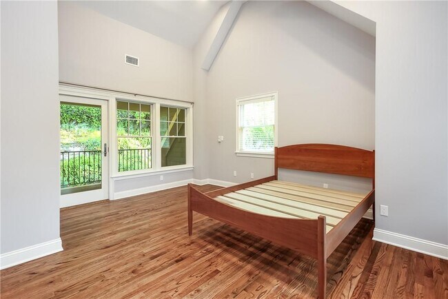 Building Photo - 81 Edgemont Rd