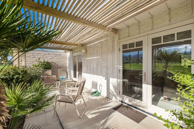 Building Photo - Luxury Golf Course Retreat in Indian Wells