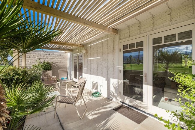 Building Photo - Luxury Golf Course Retreat in Indian Wells (Monthly Only - No Long Term)