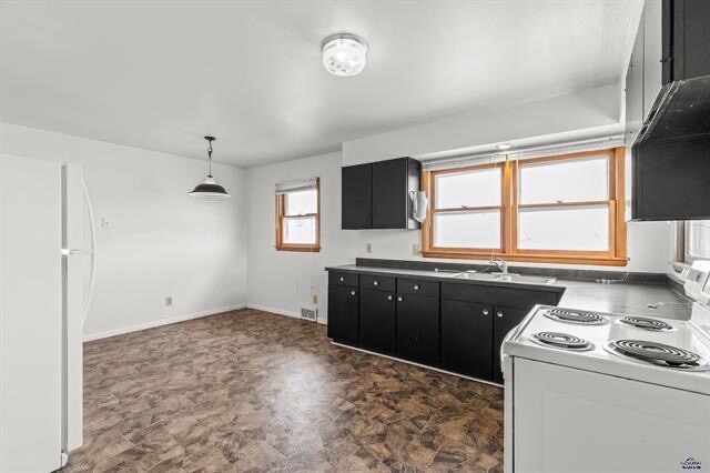 Building Photo - 832 Haines Ave