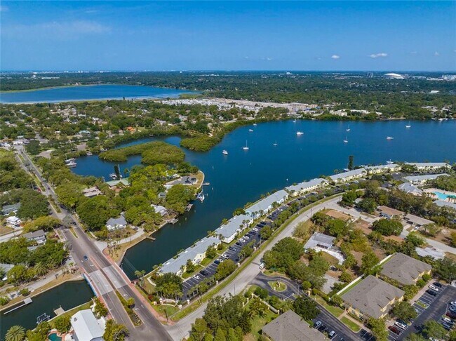 Building Photo - 3889 Pompano Dr SE