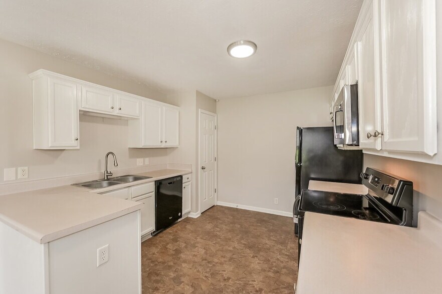 Building Photo - 1413 Chesterbrook Ct