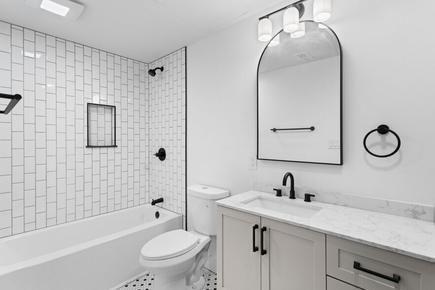 Bathroom - 2035 Forbes Ave