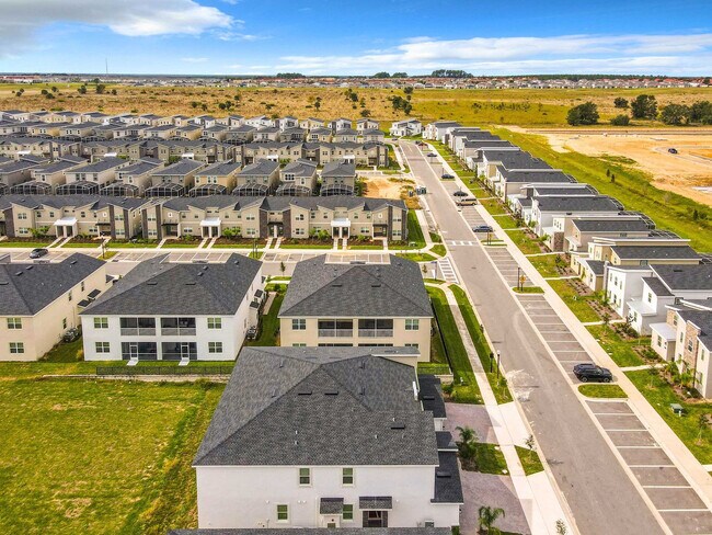 Building Photo - 9331 Sommerset Hills Dr