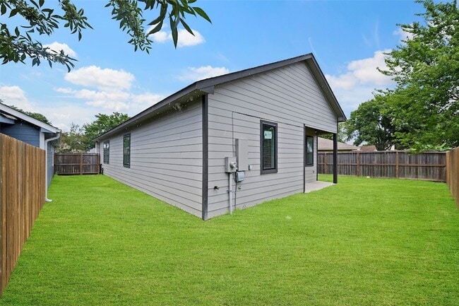 Building Photo - 17807 Glenwolf Dr