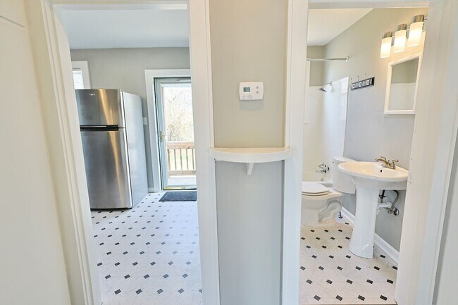 Building Photo - 1618 Mall St NW