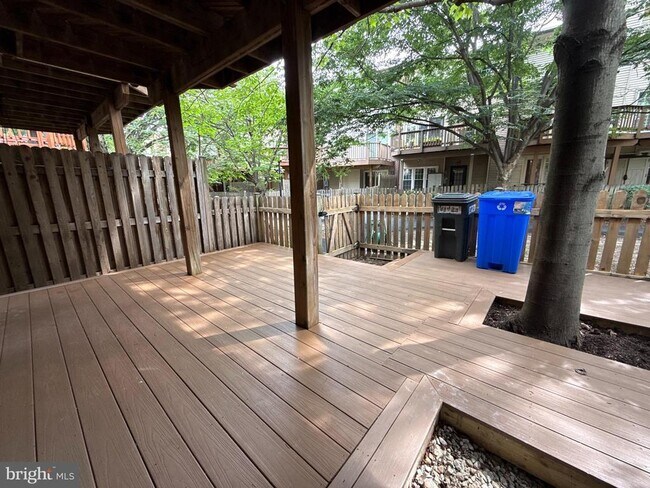 Building Photo - 5832 Apsley House Ct