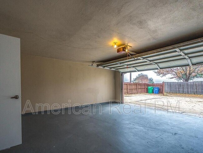 Building Photo - 3852 Westminster Dr