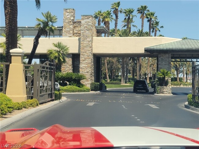 Building Photo - 169 Chateau Whistler Ct