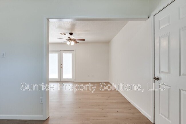 Building Photo - 636 SW 13th St