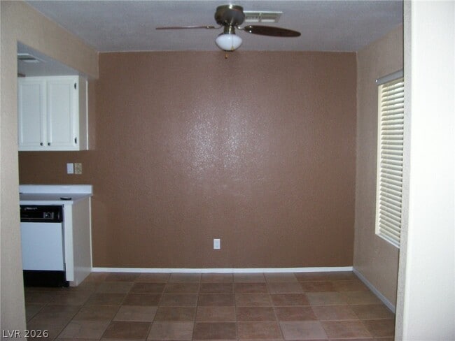 Building Photo - 2204 Silver Pine Dr