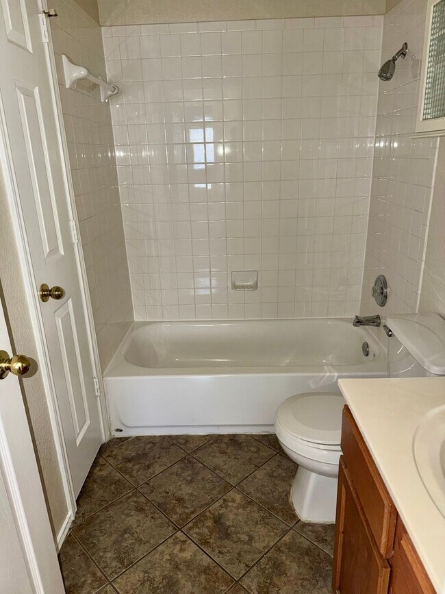 Building Photo - 4803 Donegal Bay Ct