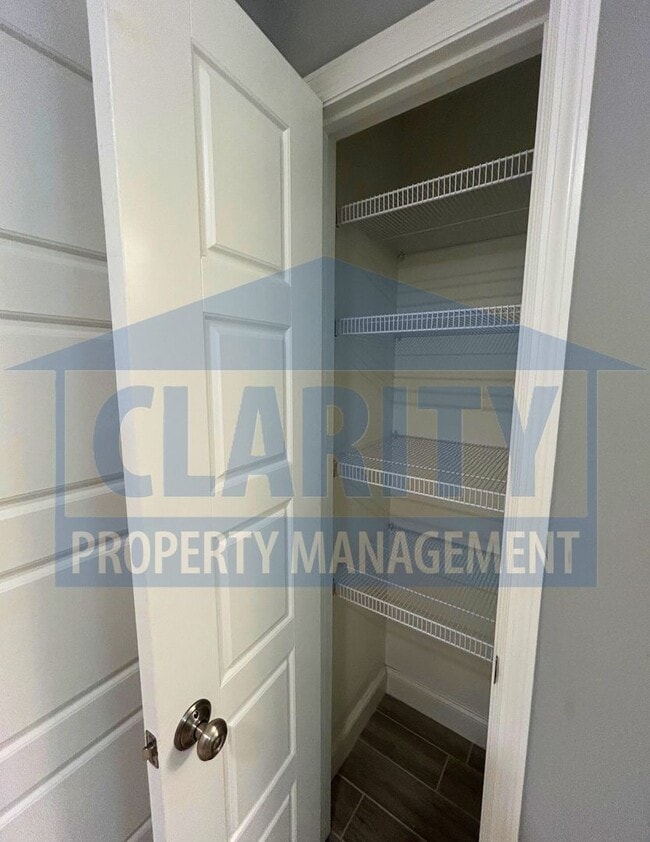 Building Photo - Charming 3 Bedroom, 2 Bath Home with Spaci...