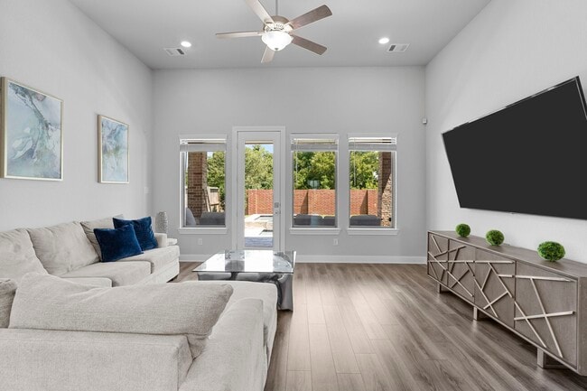 Building Photo - 2106 Ironwood Pass Dr