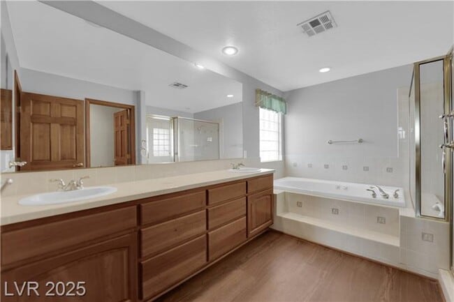 Building Photo - 1.2 Acres with Indoor & Outdoor RV Parking!!!!